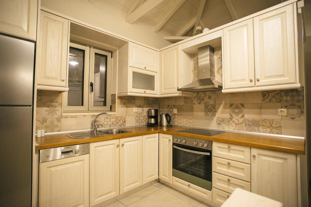 Tseralia Houses Ступа Стая снимка